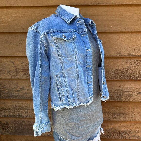 Justice Girls Denim Jacket Size 16/18 Light Blue Stretchy Frayed Hem Button Fron - Picture 5 of 10